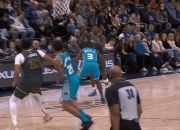 九游娱乐app下载-灰狼主场击败黄蜂，唐斯32分10篮板率队夺下胜利的简单介绍