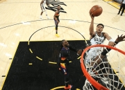 九游娱乐网站-太阳逆转广东队，霍勒迪统治全场