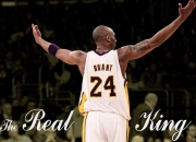 九游娱乐官方-当孤星照亮黑土地，一场跨越时空的篮球哲学对话