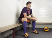 九游娱乐官方网站-绿茵奇才破坚壁，银河战舰斩落加泰猛龙—记一场载入史册的国家德比