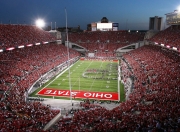 九游娱乐官方-阿圭罗身披红白，平行宇宙酋长球场的传奇一夜