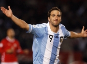 九游体育APP下载-法兰西铁骑踏碎东欧壁垒，中国孤勇者以火为剑重写规则