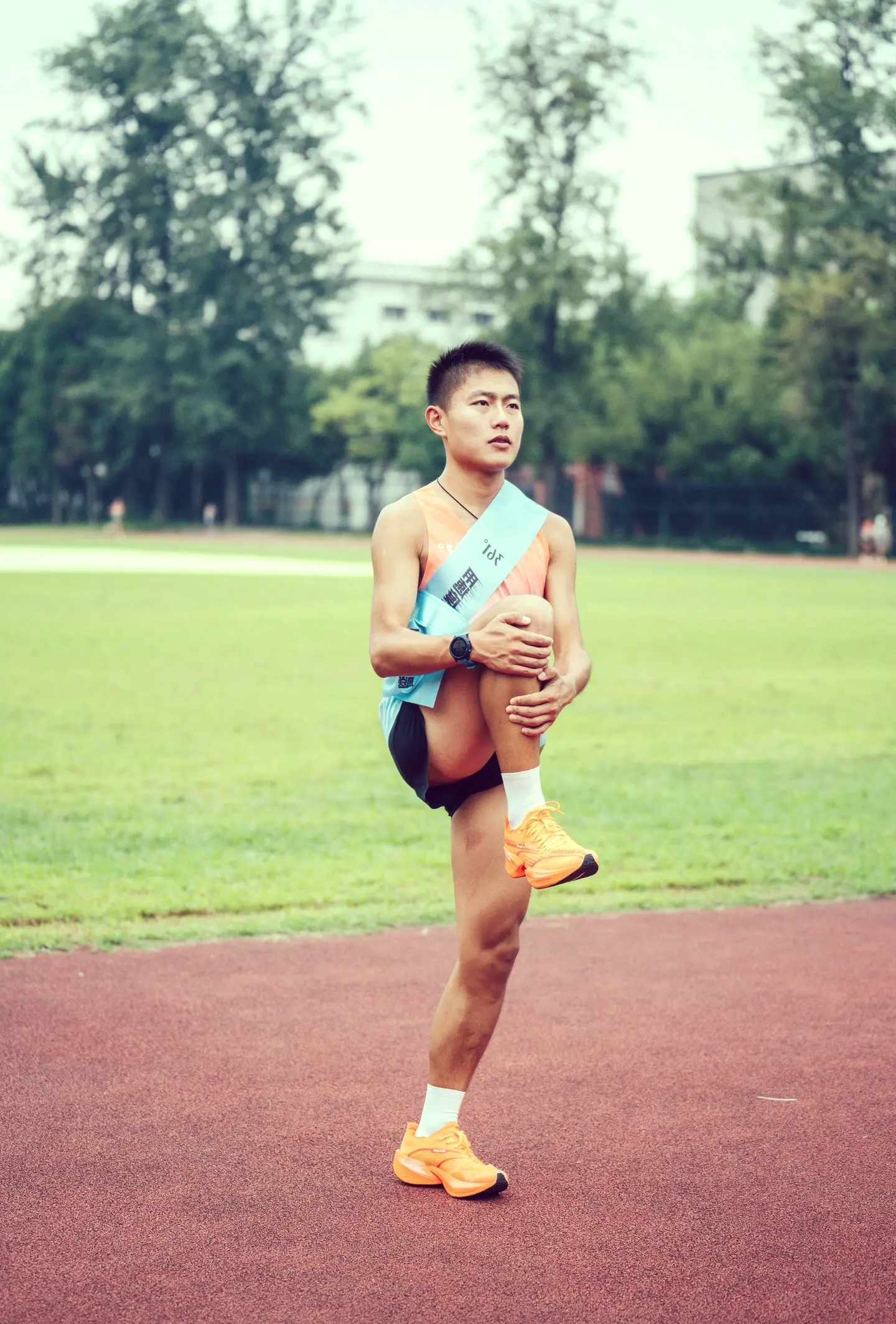 关于热血男儿挥洒汗水战场上焕发青春活力的信息