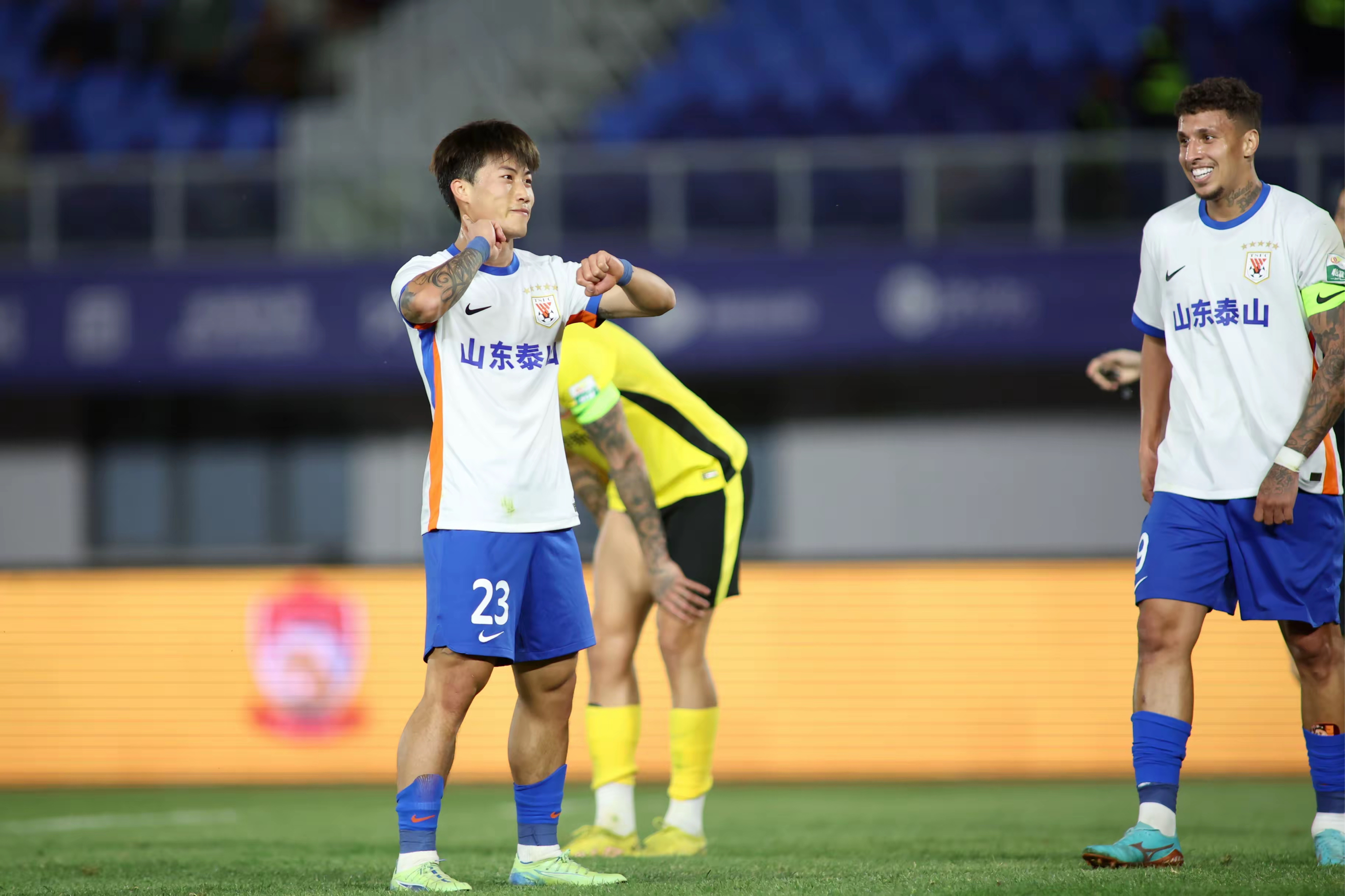 关于豪门足球对挑战上演,中国队目标锁定冠军的信息 关于豪门足球对挑战上演,中国队目标锁定冠军的信息