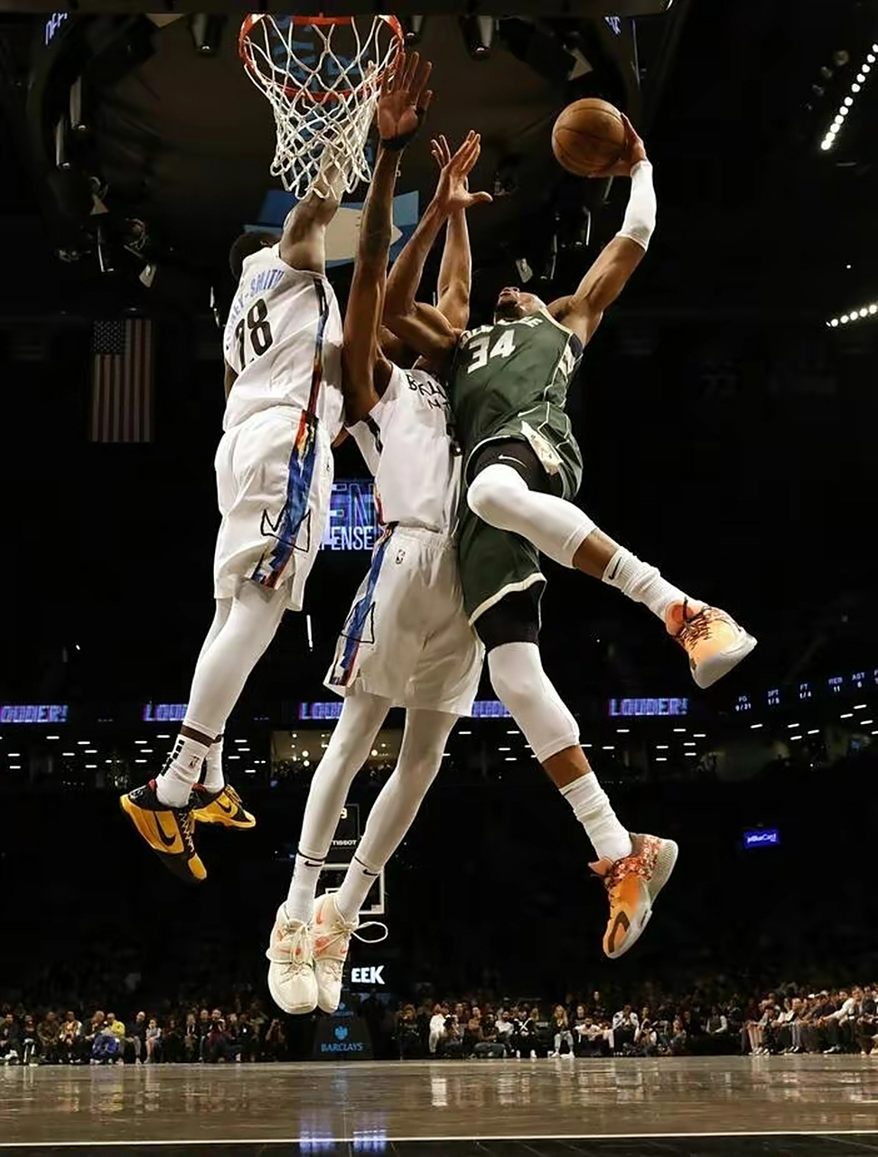 雄鹿击败篮网,挺进下一轮 雄鹿击败篮网,挺进下一轮