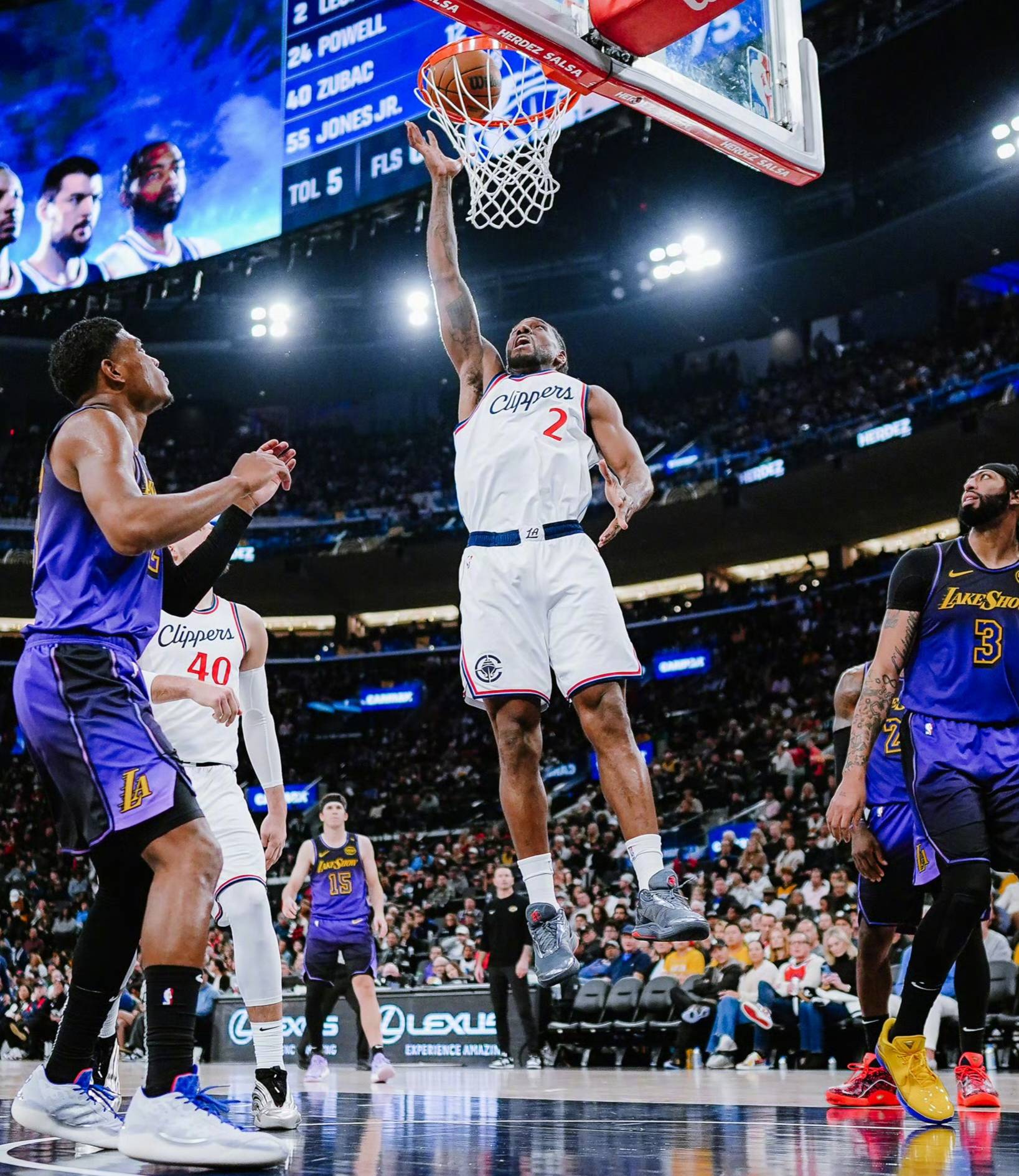 NBA新赛季:湖人开门红逆袭取胜 NBA新赛季:湖人开门红逆袭取胜