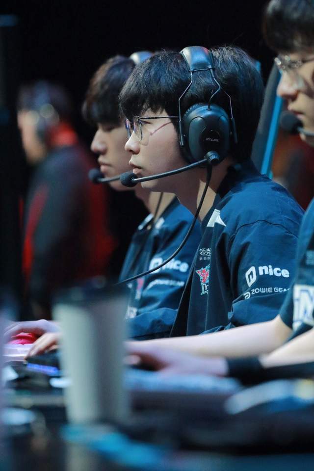 TSM碾压SHR,JackeyLove打出惊人五杀激烈交锋小组赛,让粉丝疯狂欢呼的简单介绍 TSM碾压SHR,JackeyLove打出惊人五杀激烈交锋小组赛,让粉丝疯狂欢呼的简单介绍