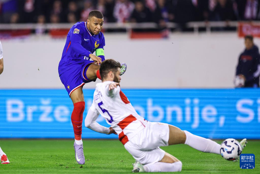 克罗地亚队备战英格兰队,欧洲杯悬念重重 克罗地亚队备战英格兰队,欧洲杯悬念重重