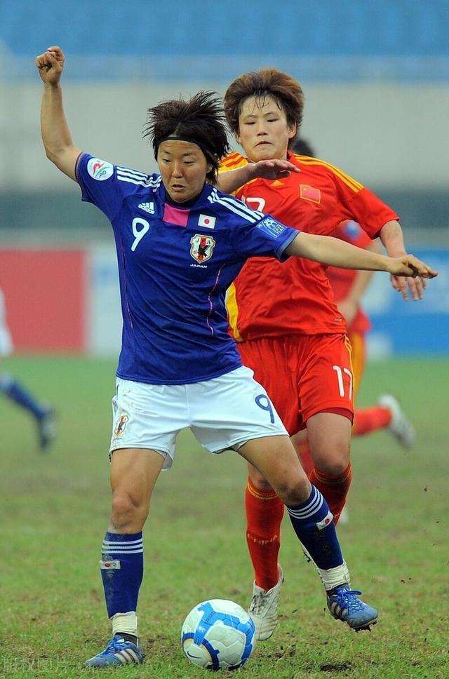 球员个人表现神勇，单兵突进破坏对方防线