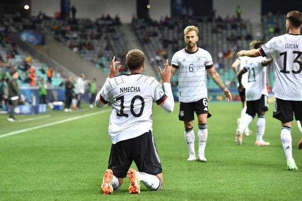 德国队主场惨败,意大利晋级决赛 德国队主场惨败,意大利晋级决赛