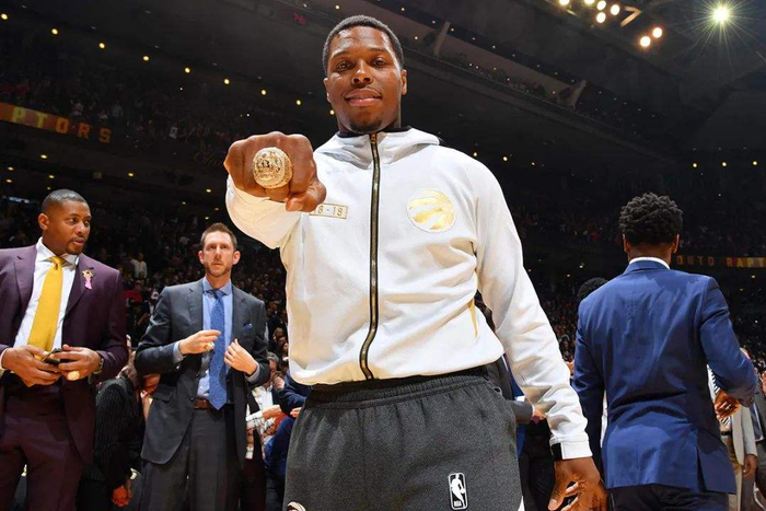 雄鹿队后卫喜获新生儿,球队集体庆祝 雄鹿队后卫喜获新生儿,球队集体庆祝