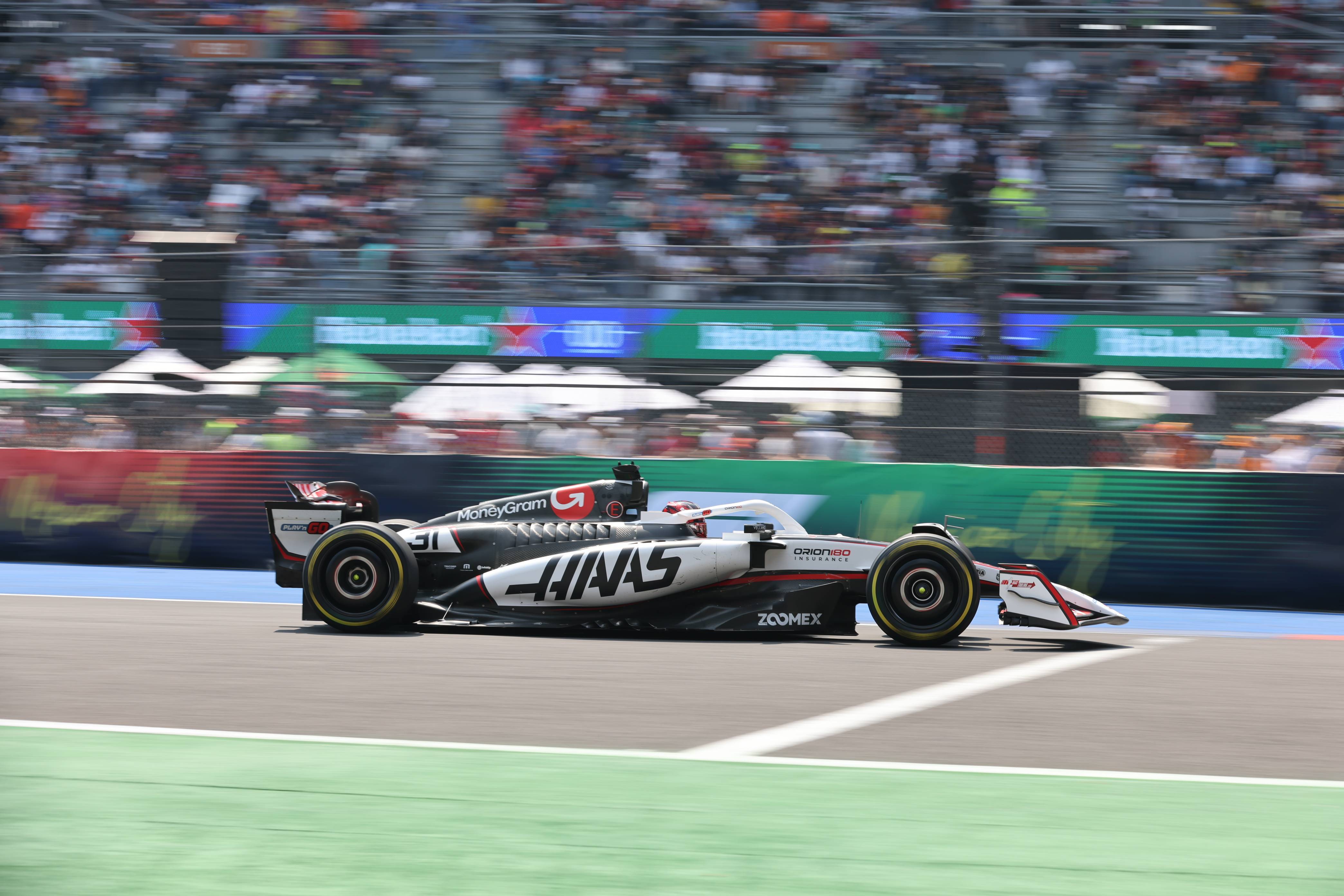 哈斯车队鏖战威廉姆斯，汉密尔顿惊艳四座的简单介绍