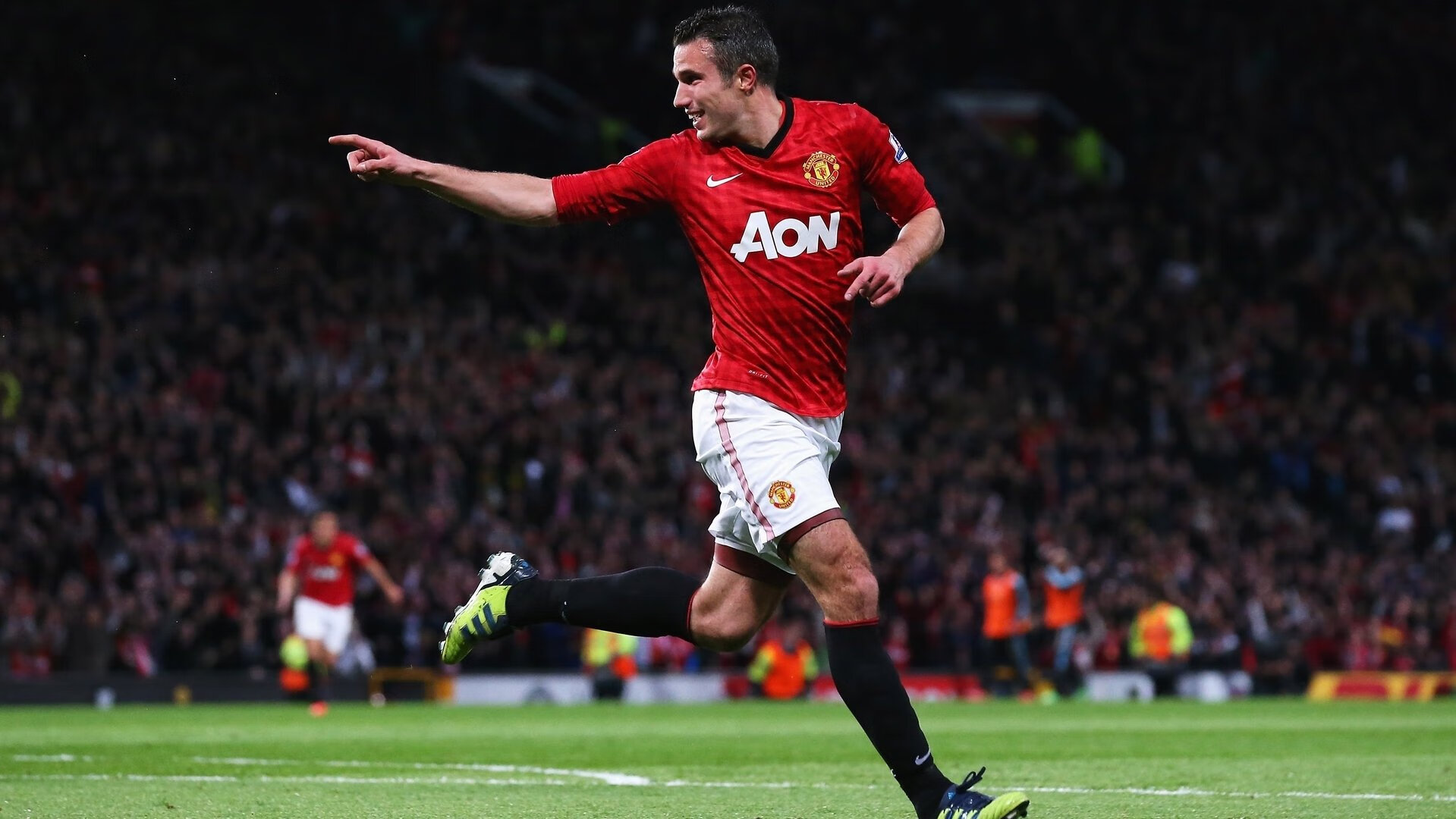 争冠硝烟与狂胜焰火，足球世界的冰与火