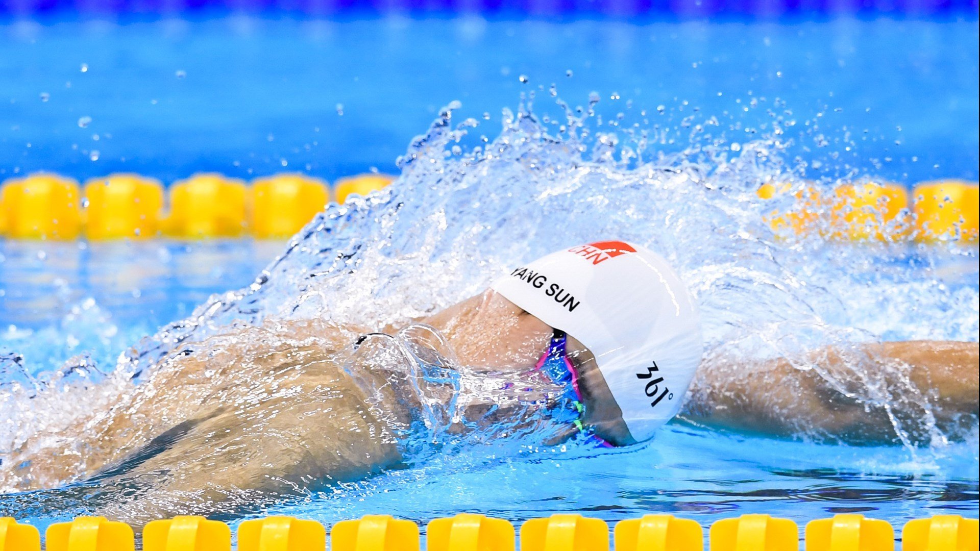 冰冷北境，骑士王拔出封喉之剑，当米切尔被唤作大场面先生