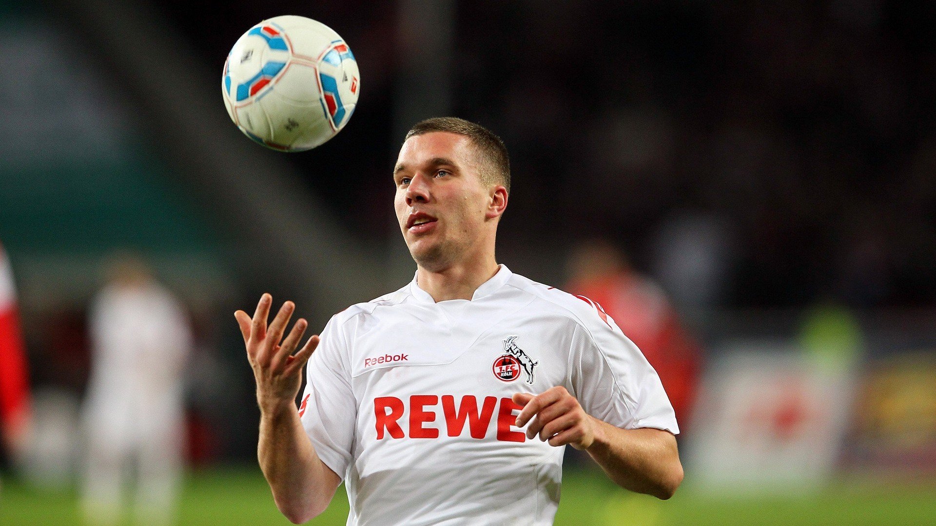 迟暮之王的法网余晖,以泥地王朝之名,碾压年终总决赛